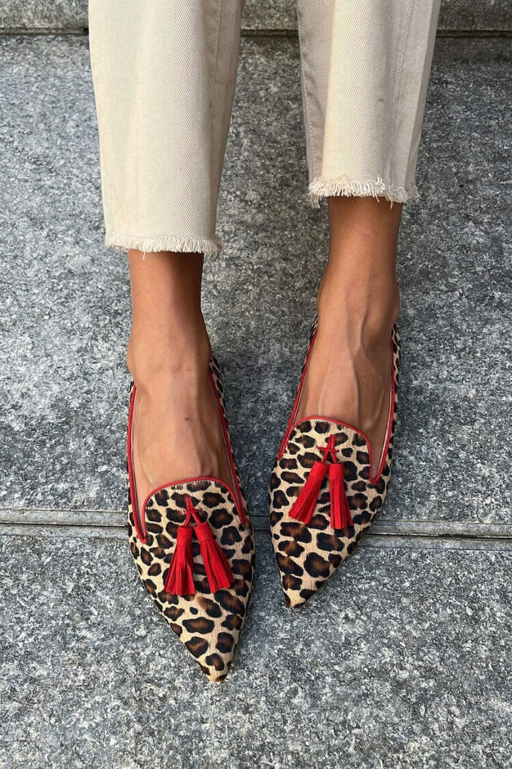 Daphne | Pointed Loafer With Red Tassels - Barbara benjamin new york
