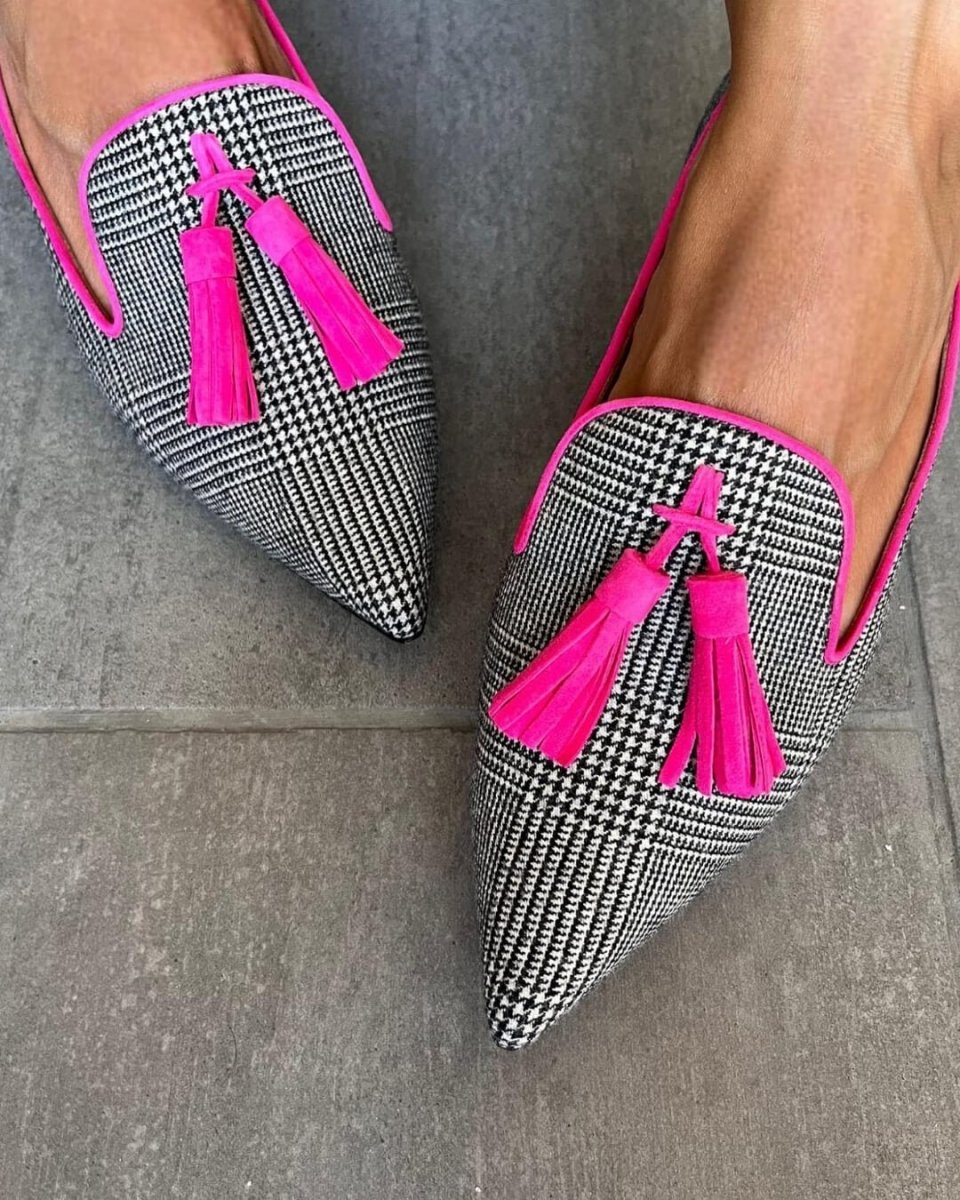 Zoe | Pointed Loafer With Fluo Fringes - Barbara benjamin new york